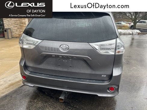 Used 2016 Toyota Sienna L image 5