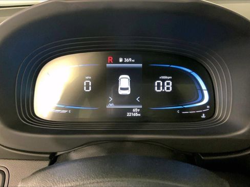 Used 2025 Hyundai Venue SEL image 20