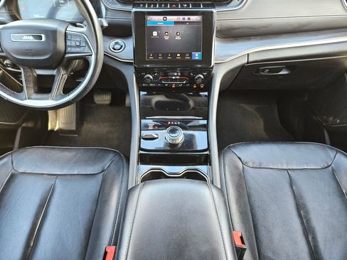 Used 2022 Jeep Grand Cherokee Limited image 11