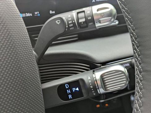 New 2025 Hyundai Ioniq 5 SE image 15