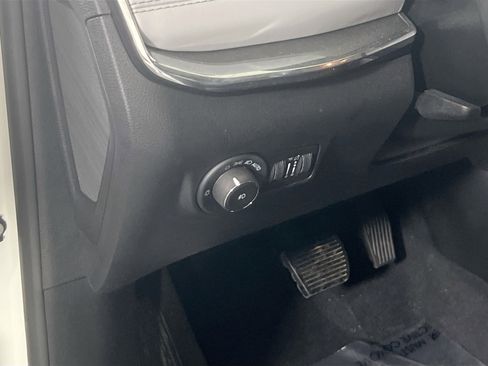 Used 2022 Jeep Compass Limited w/ Sun and Sound Group AWD/4WD image 10