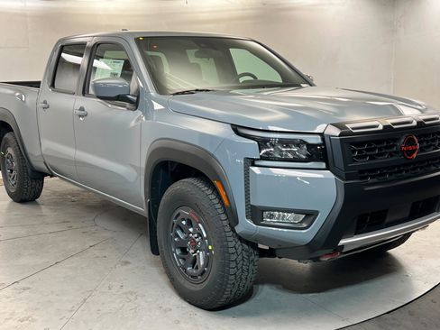 New 2026 Nissan Frontier PRO-4X w/ Tow Package AWD/4WD image 7