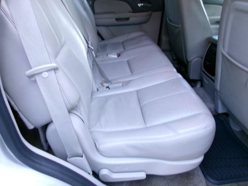 Used 2011 GMC Yukon SLT AWD/4WD image 7