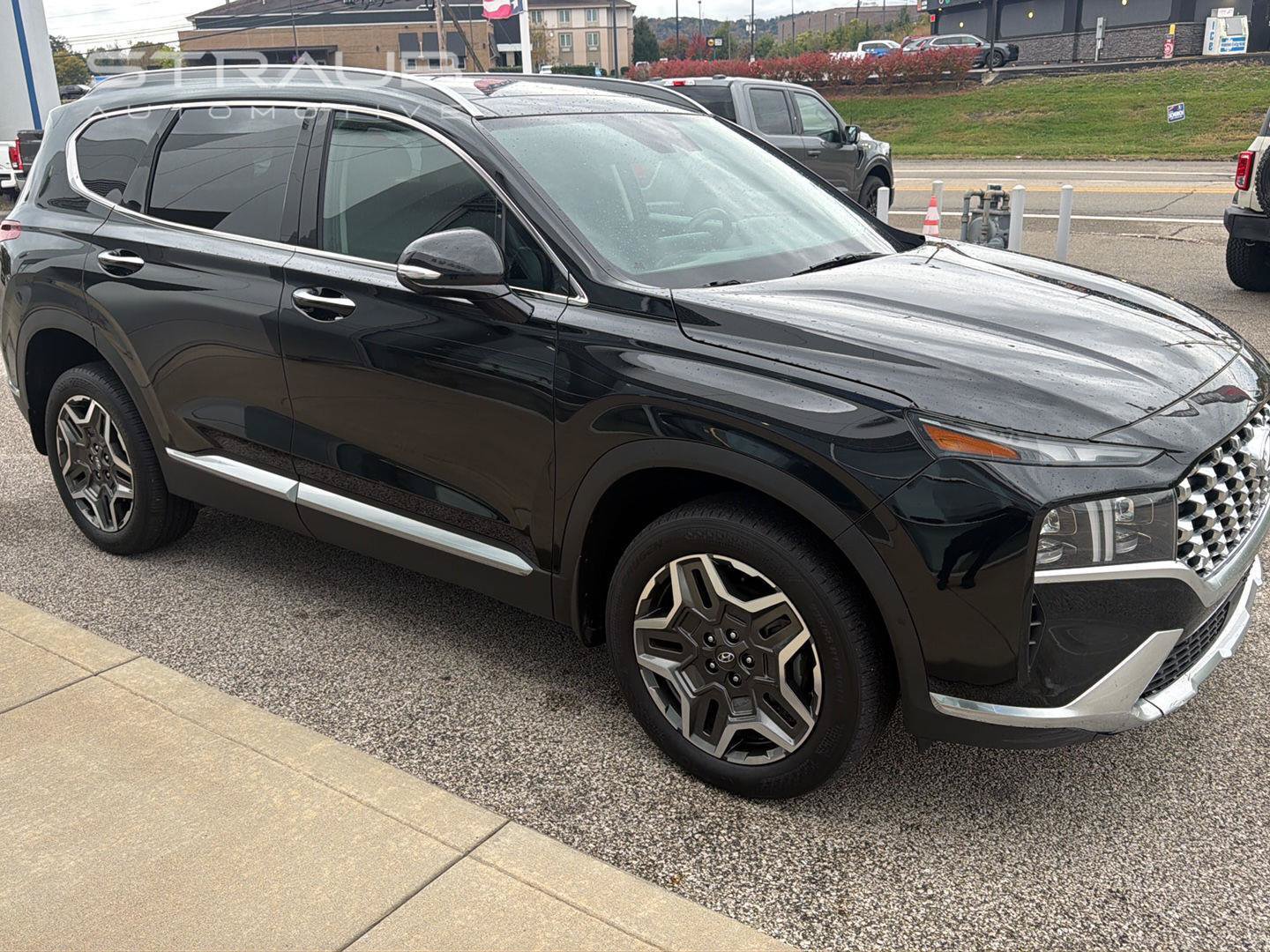 Used 2023 Hyundai Santa Fe Limited w/ Cargo Package AWD/4WD image 5