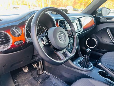 Used 2013 Volkswagen Beetle Turbo image 25