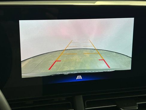 Used 2025 Chevrolet Trax LT w/ LT Convenience Package image 34