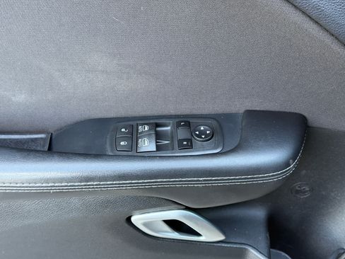 Used 2015 Dodge Challenger SXT RWD image 13