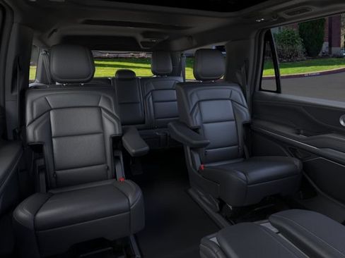 New 2026 Lincoln Navigator L Reserve w/ Jet Appearance Package AWD/4WD image 11