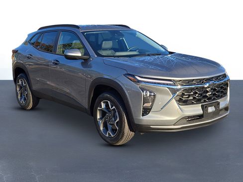 New 2026 Chevrolet Trax LT w/ LT Convenience Package image 3