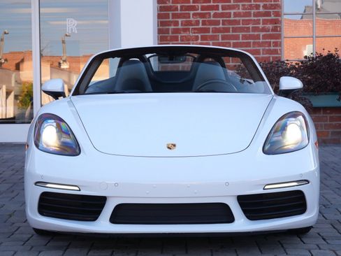 Used 2019 Porsche 718 Boxster RWD image 2