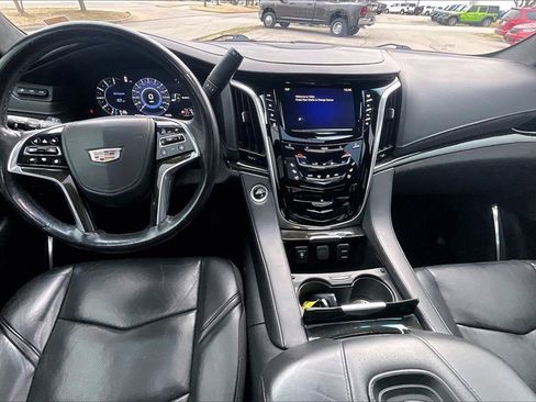 Used 2020 Cadillac Escalade Platinum image 14