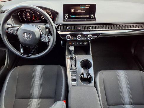 Used 2025 Honda Civic Sport image 4