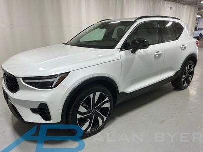 Used 2024 Volvo XC40 B5 Ultimate w/ Climate Package