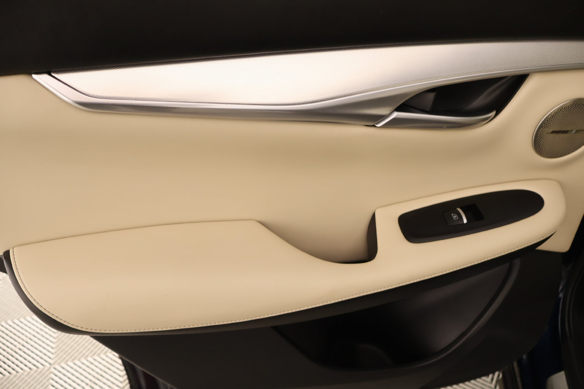 Certified 2022 INFINITI QX50 Sensory AWD/4WD image 18