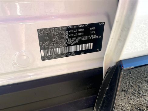 Used 2024 Toyota RAV4 XSE AWD/4WD image 35