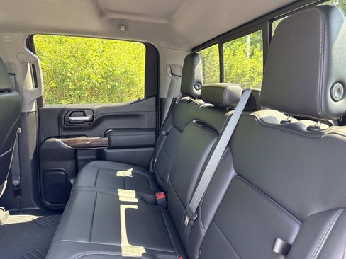 Used 2020 Chevrolet Silverado 1500 LT Trail Boss AWD/4WD image 11