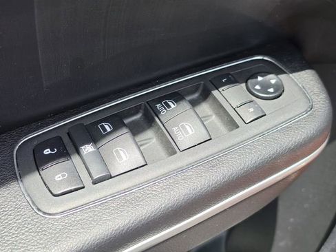 Used 2021 Chrysler 300 Touring L RWD image 27