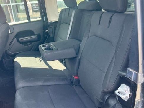 Used 2023 Jeep Wrangler Unlimited image 14