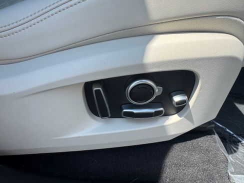 Used 2022 Jaguar F-PACE S image 23