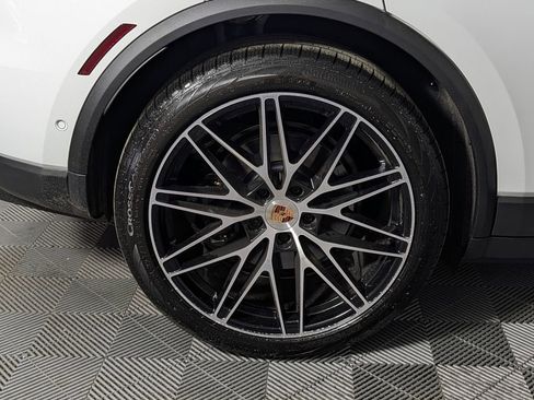 New 2026 Porsche Macan 4 Electric image 13