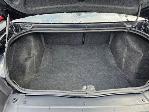 Used 2015 Dodge Challenger SXT image 6