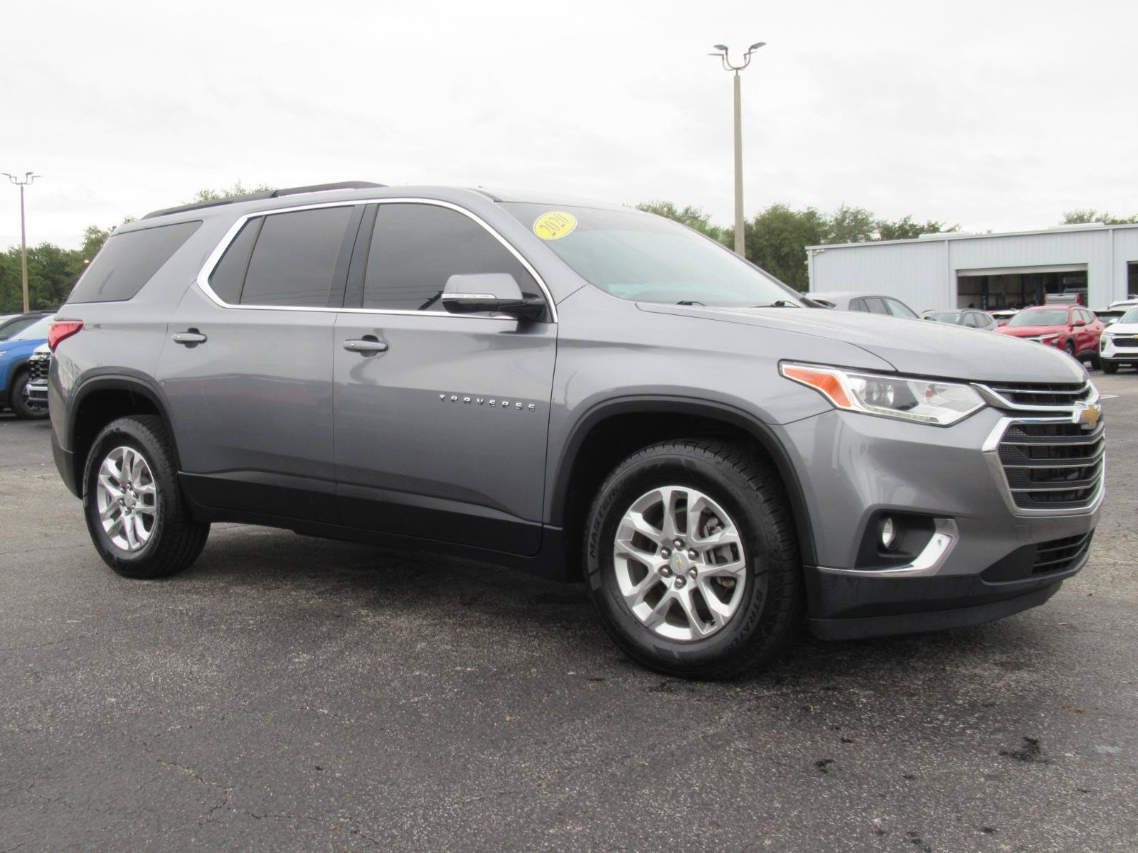 Used 2020 Chevrolet Traverse LT FWD image 4
