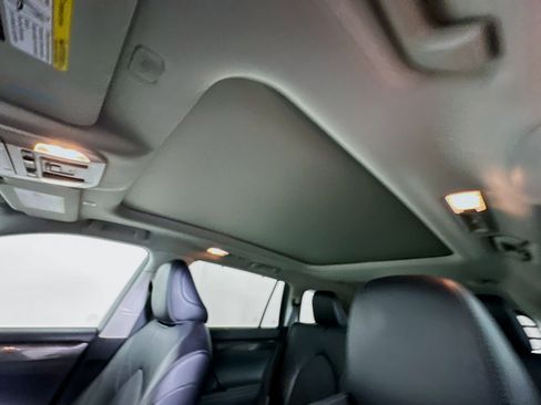 Used 2024 Toyota Highlander Platinum image 35