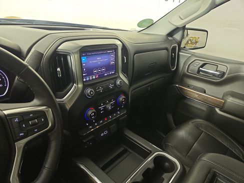 Used 2019 Chevrolet Silverado 1500 LT Trail Boss AWD/4WD image 24