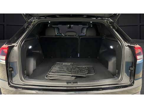 Used 2024 Volkswagen Atlas Cross Sport SEL R-Line AWD/4WD image 27