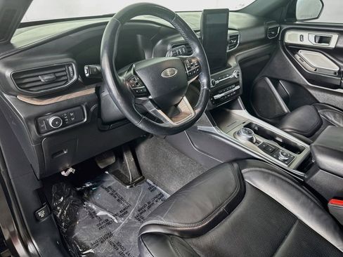 Used 2020 Ford Explorer Platinum w/ Premium Technology Package AWD/4WD image 9