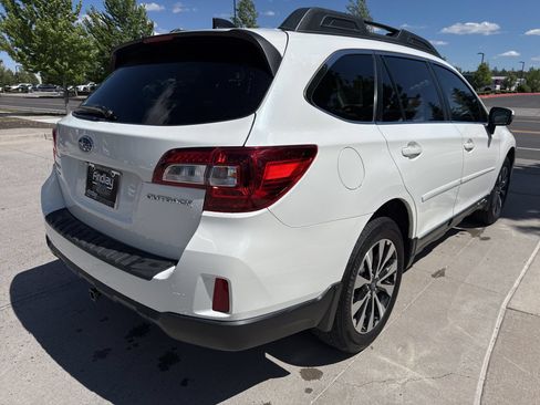 Used 2016 Subaru Outback 2.5i Limited AWD/4WD image 5