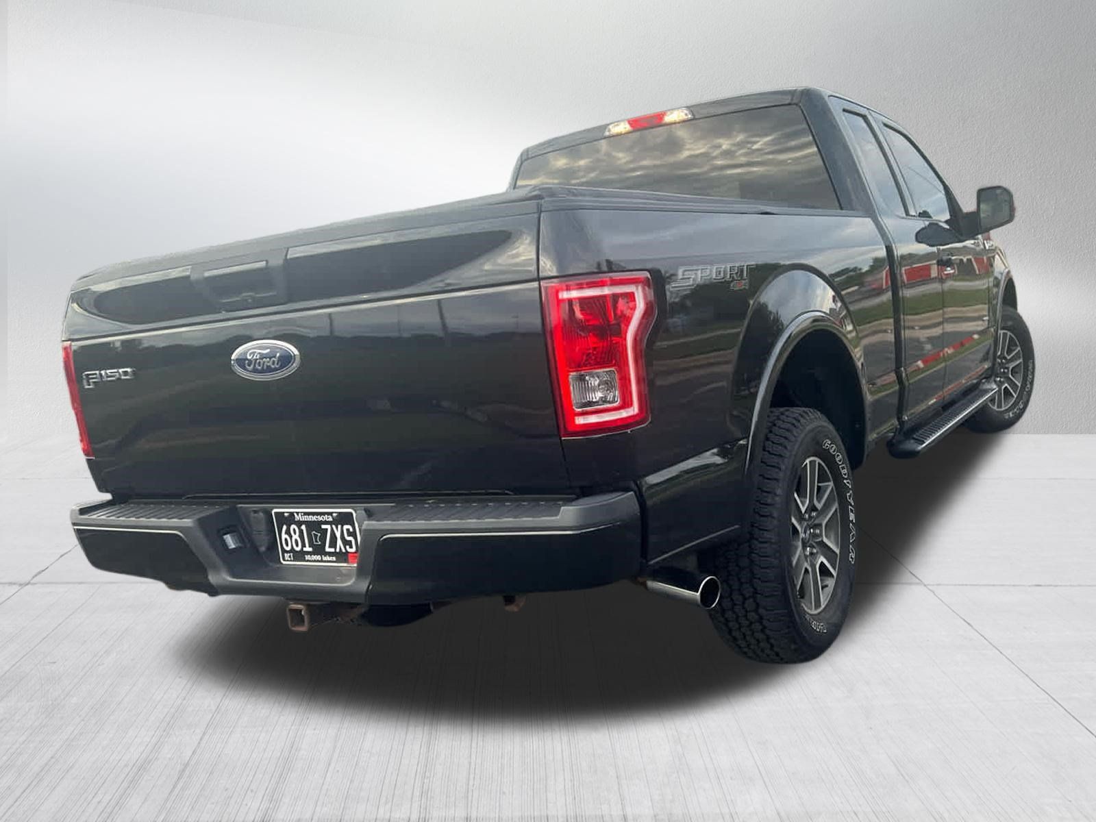 Used 2015 Ford F150 XLT w/ Equipment Group 301A Mid AWD/4WD image 10