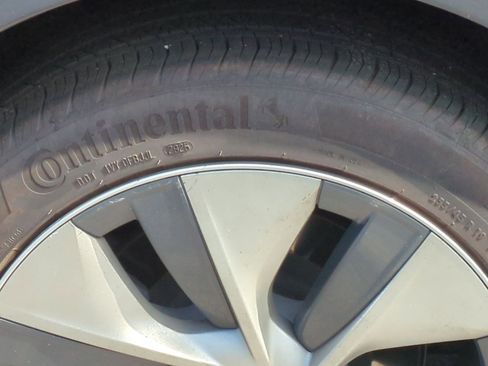 Used 2021 Tesla Model Y 2WD image 12