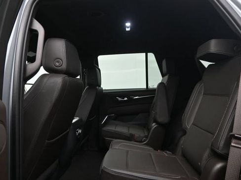 Used 2024 GMC Yukon Denali AWD/4WD image 11