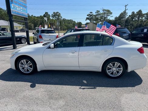 Used 2011 INFINITI G37 x Sedan w/ Premium Pkg image 2