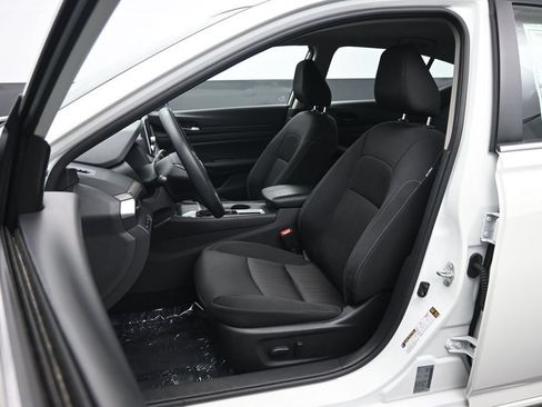 Used 2025 Nissan Altima 2.5 SV FWD image 20