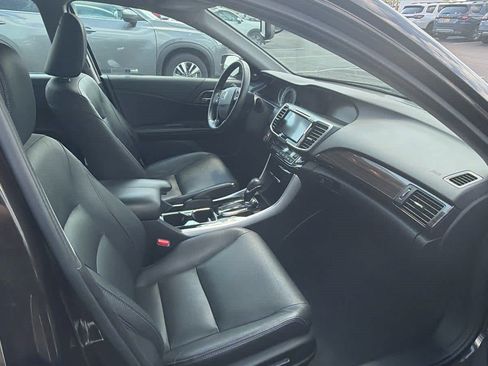 Used 2017 Honda Accord EX-L image 5