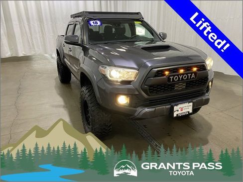 Used 2018 Toyota Tacoma TRD Sport w/ Technology Package image 1