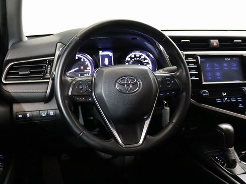 Used 2019 Toyota Camry SE image 12
