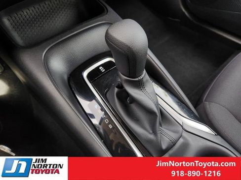 Used 2025 Toyota Corolla LE image 20