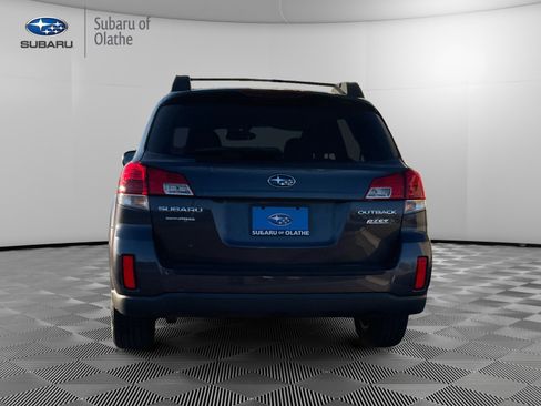 Used 2013 Subaru Outback 2.5i Premium w/ All-Weather Pkg image 9