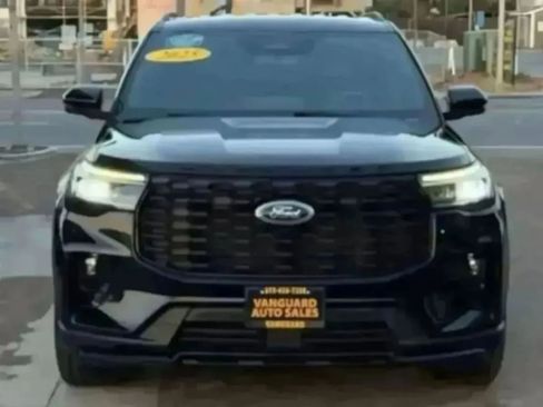 Used 2025 Ford Explorer ST-Line w/ Premium Package RWD image 4