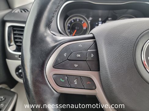 Used 2020 Jeep Cherokee Limited w/ Technology Group FWD image 21
