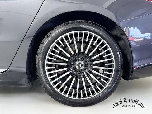 Used 2023 Mercedes-Benz EQS 580 4MATIC Sedan image 40