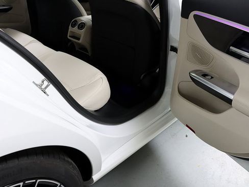 Certified 2025 Mercedes-Benz C 300 4MATIC Sedan image 30