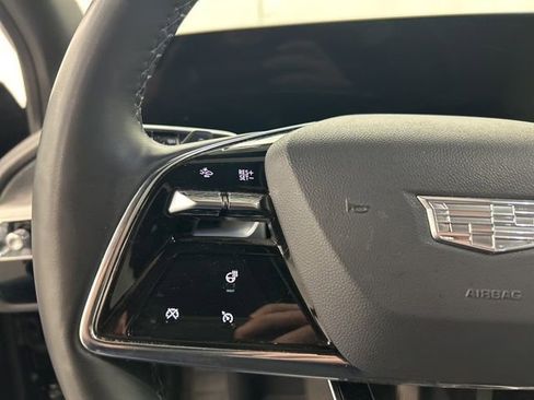 Used 2024 Cadillac Lyriq Luxury image 12