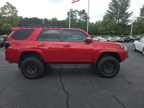 Used 2016 Toyota 4Runner SR5 AWD/4WD image 2