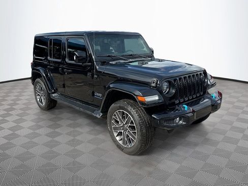 Used 2023 Jeep Wrangler Unlimited Sahara AWD/4WD image 4