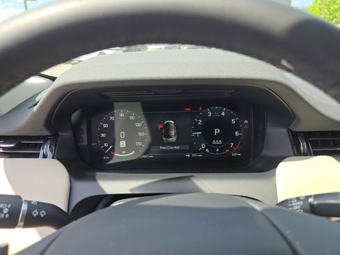 Certified 2025 Land Rover Discovery Sport S AWD/4WD image 31