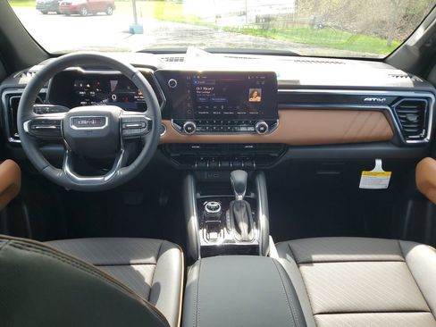 New 2026 GMC Canyon AT4 w/ AT4 Premium Package AWD/4WD image 11